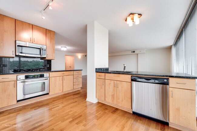 Building Photo - 9725 Woods Dr