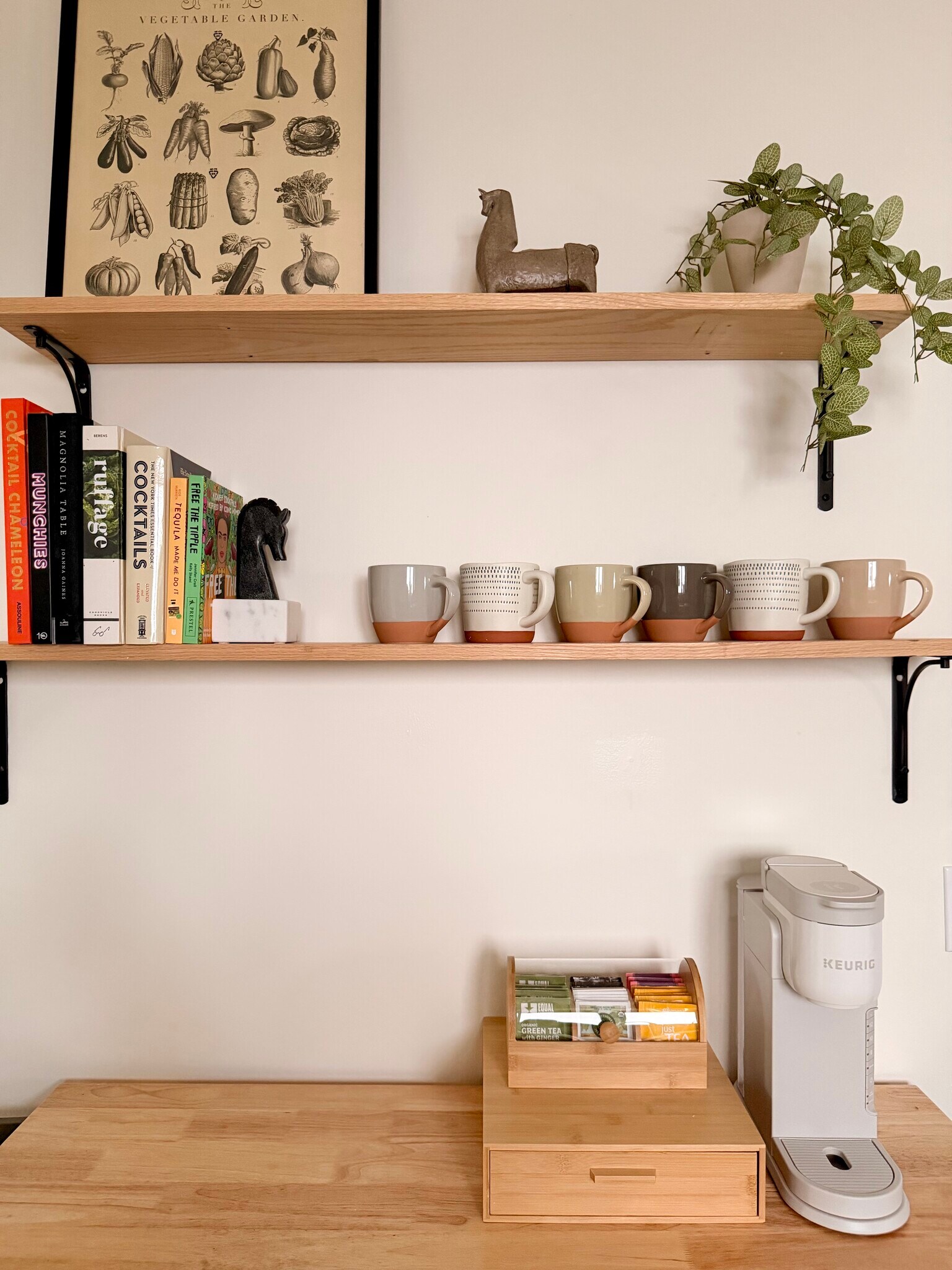 Building Photo - 175 W Hazeltine Ave