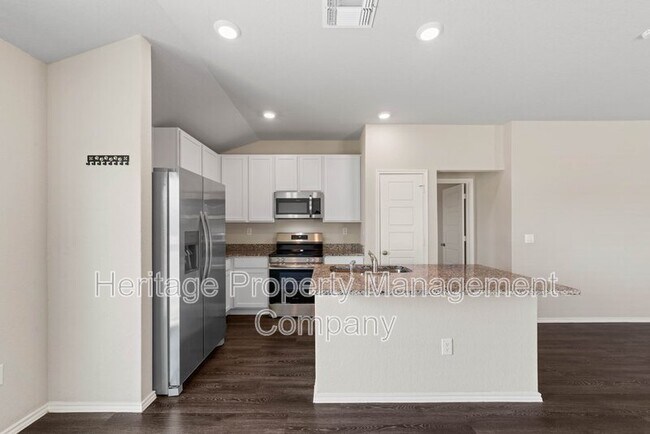 Building Photo - 8718 Broad Wing Dr