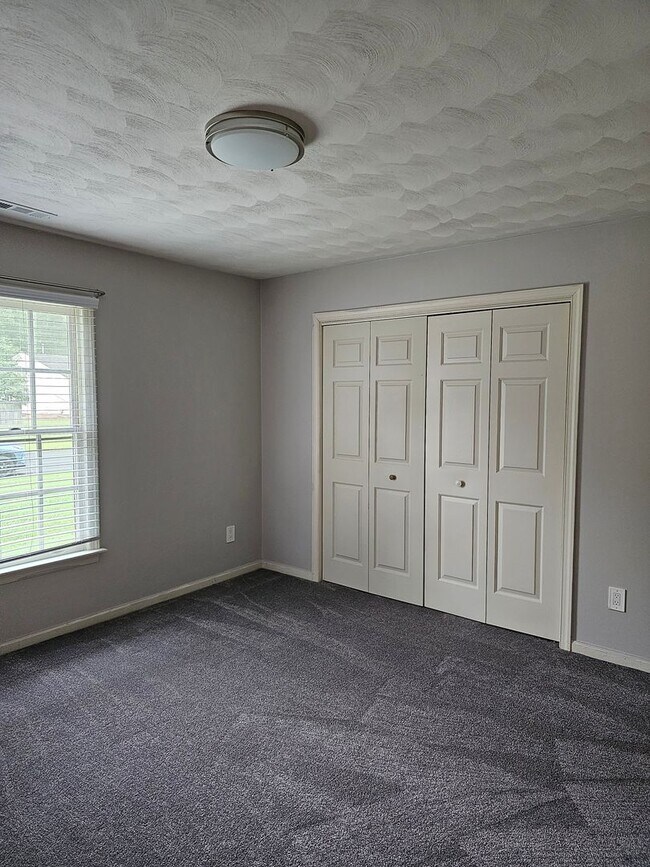 Building Photo - 803 Haskins Dr