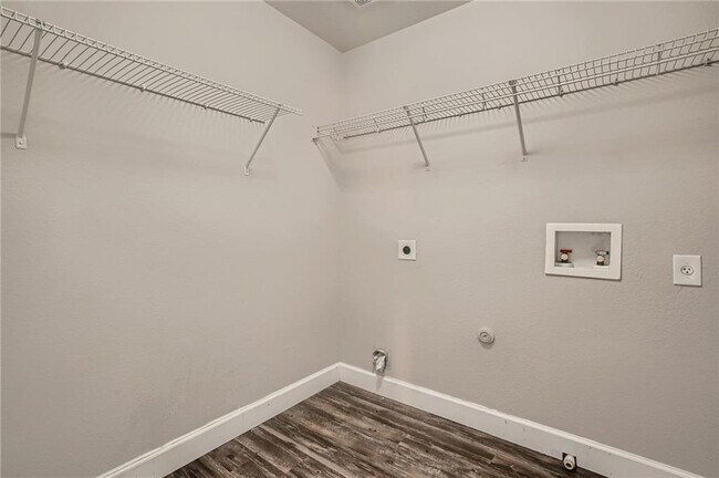 Building Photo - 612 Copper Ct