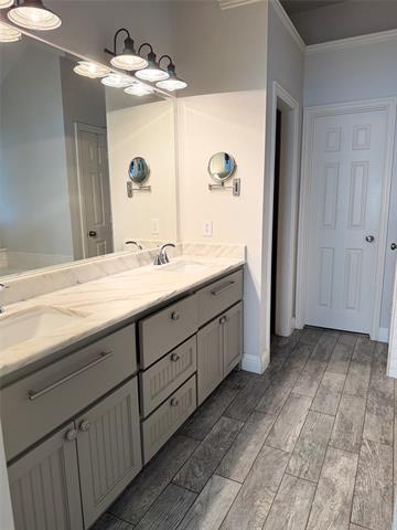 Building Photo - 4442 Sharpsburg Dr