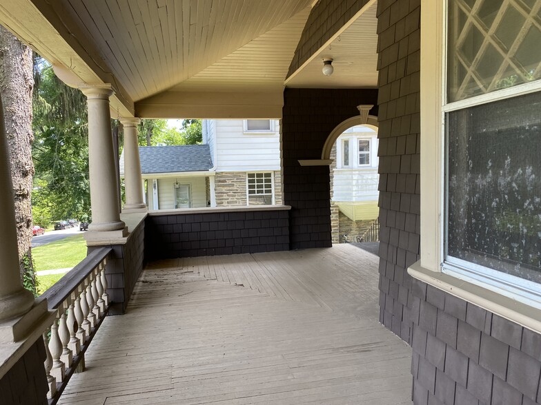 Common front porch - 7936 Montgomery Ave