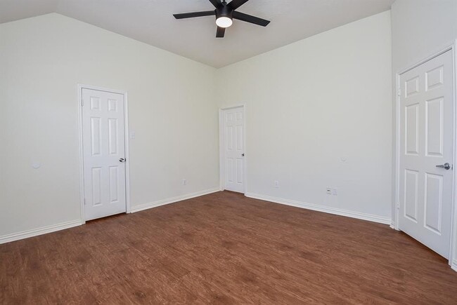 Building Photo - 4026 Almond Lake Dr