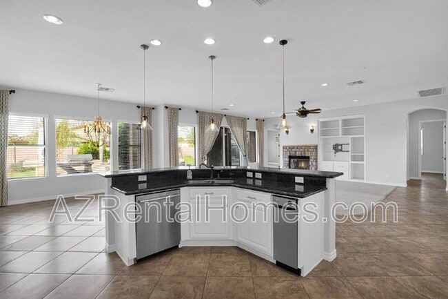 Building Photo - 1492 E Prescott Pl