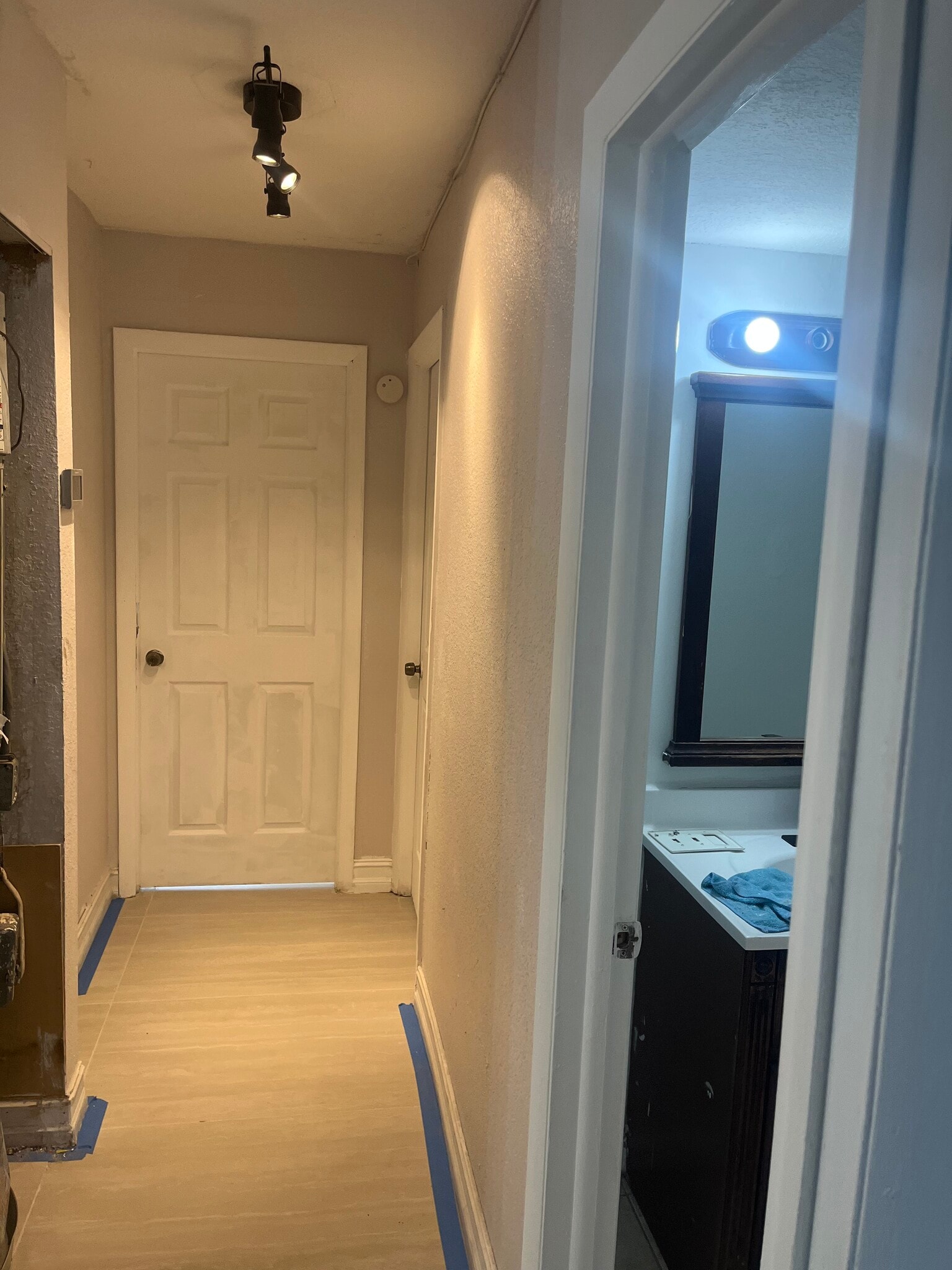 Building Photo - 4112 Inverrary Dr