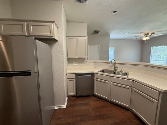 Building Photo - 6726 Windrift Way