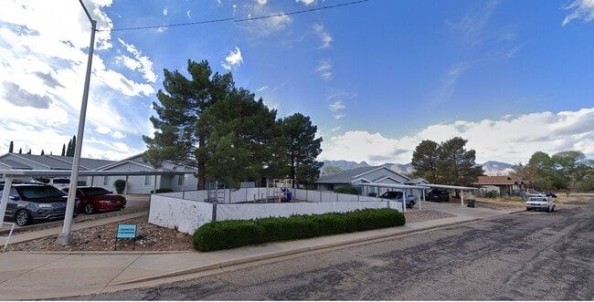 Building Photo - The Vistas at Sierra Court