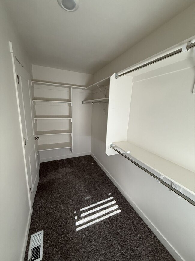 Building Photo - Beautiful Home in Spanish Fork