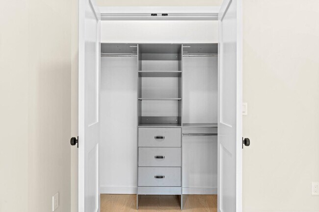 Building Photo - 165 Jefferson Ave