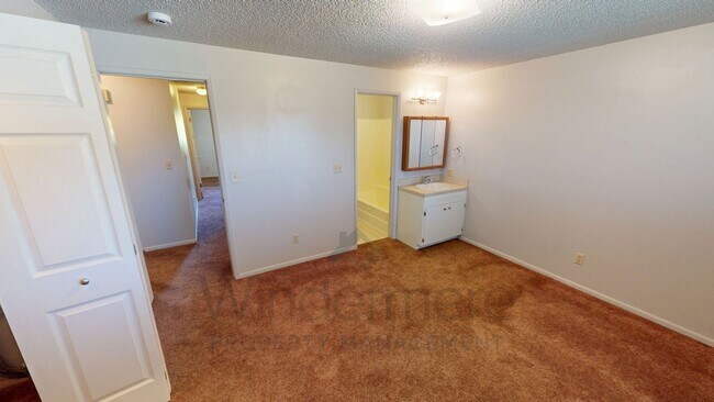 Building Photo - 333 Grove St