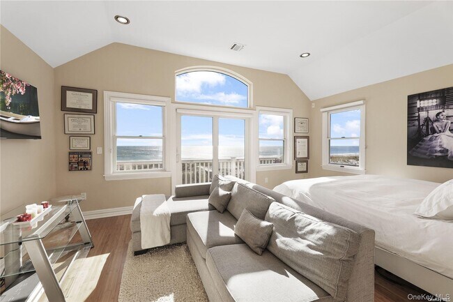 Building Photo - 771 Dune Rd