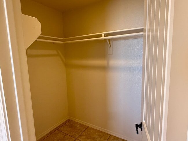 Building Photo - 4 bedroom view home in San Luis, AZ