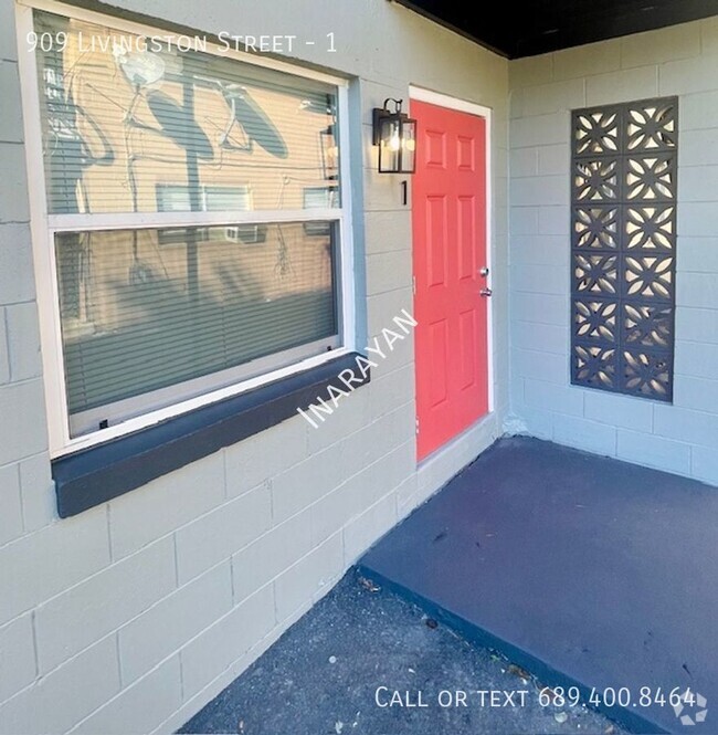 Building Photo - Newly Remodeled 2/1 apartment AVAILABLE NOW