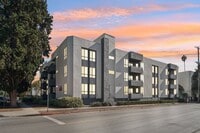Building Photo - 6310 Sylmar Ave