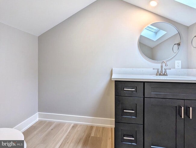 Building Photo - 26B Kittery Ct