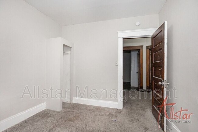 Building Photo - 2045 W 89th St