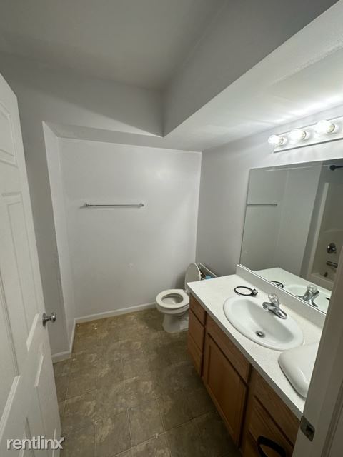 Building Photo - 2 br, 2 bath Condo - 2253 South Main Stree...