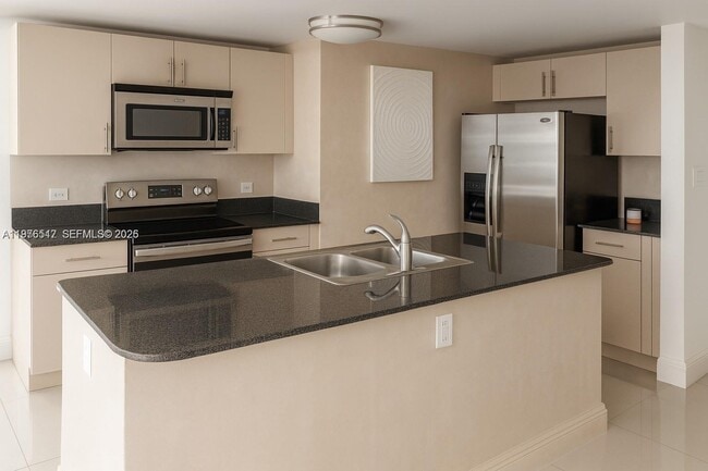 Building Photo - 1861 NW S River Dr