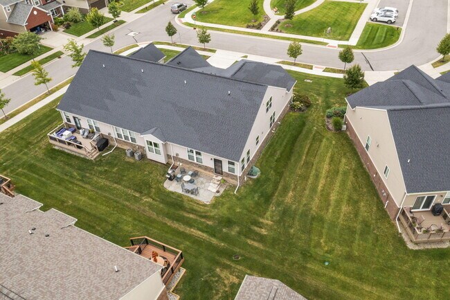 Building Photo - 402 Henstride Ct