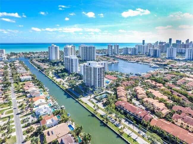Primary Photo - 3610 Yacht Club Dr