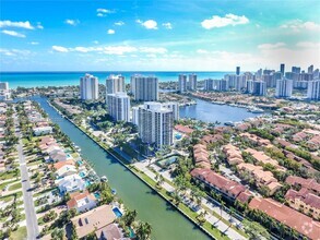 Building Photo - 3610 Yacht Club Dr