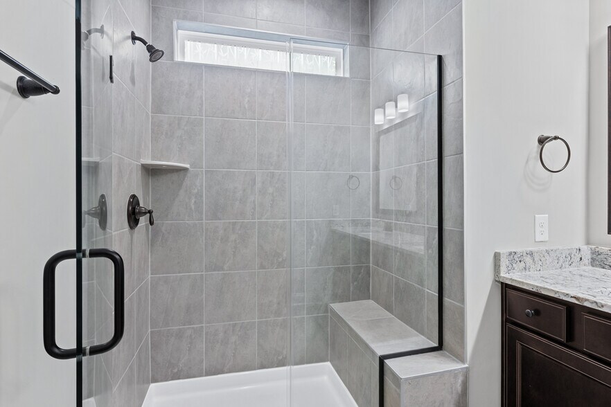 Building Photo - 686 Destiny Dr