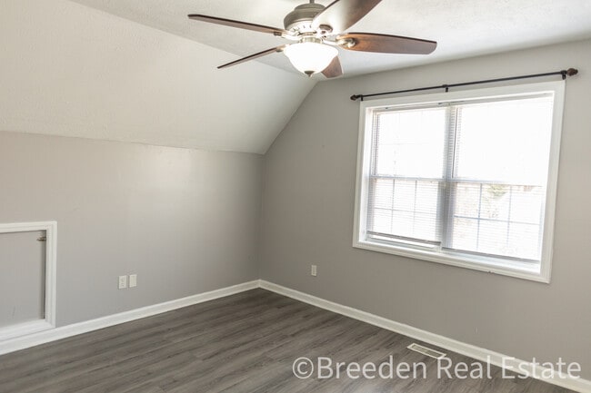 Building Photo - 220 Sequoyah Cir