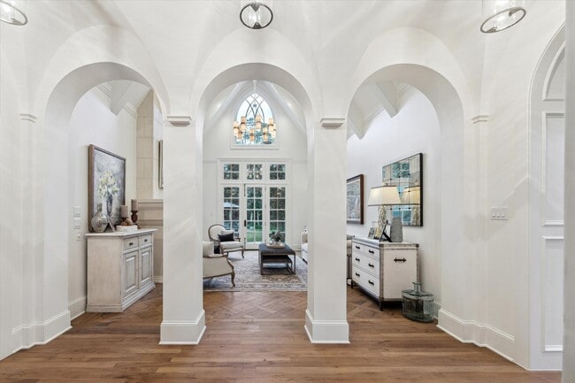 Building Photo - 20 Lacewood Ln