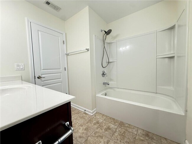 Building Photo - 279 Pendergast Dr SW