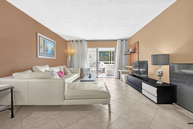 Building Photo - 3002 Portofino Isle