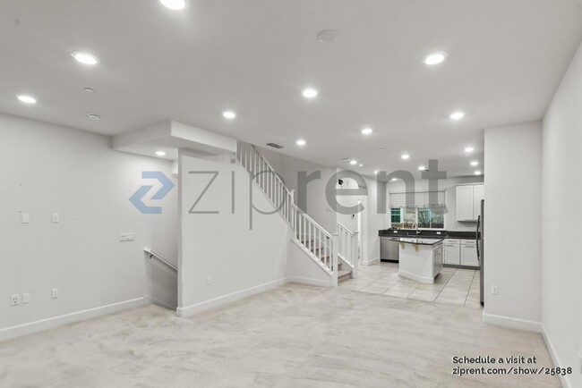 Building Photo - 631 Zandrite Ct