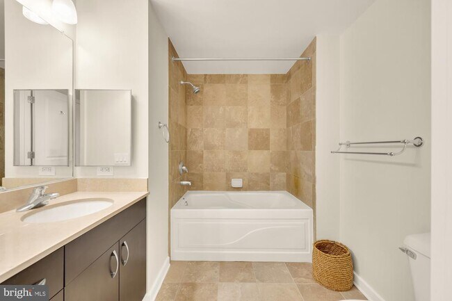 Building Photo - 475 K St NW