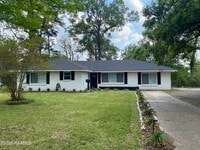 Building Photo - 9922 N Parkview Dr