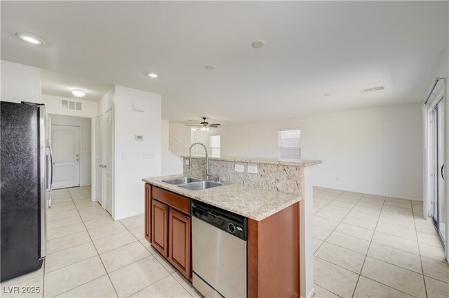 Building Photo - 9252 Valley Ranch Ave