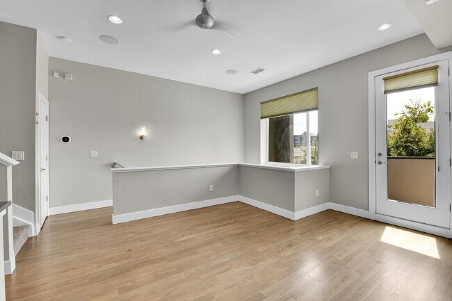 Building Photo - $3,295 - 2 Bed/2.5-bathroom Townhome in De...