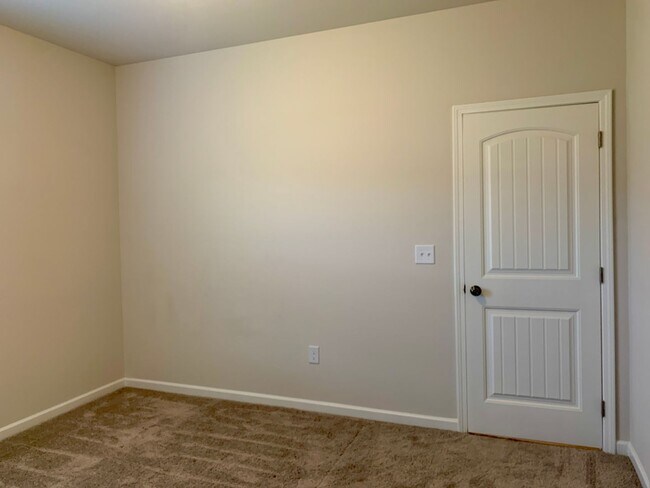 Building Photo - Beautiful Ranch Home in Sanford, Available...
