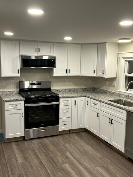 Building Photo - 635 E Unadilla St