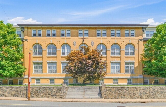 Building Photo - 145 Glenwood St
