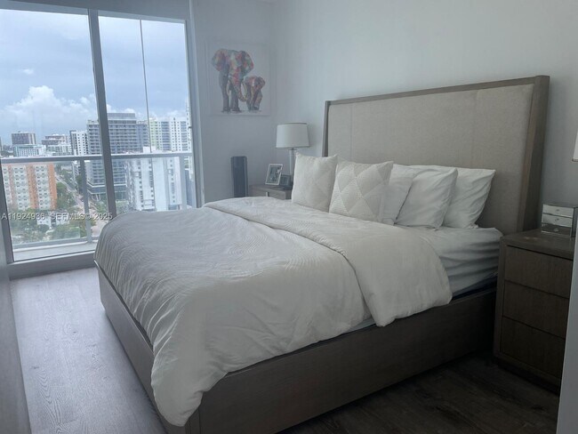 Building Photo - 185 SW 7th St