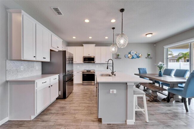 Building Photo - 13113 Rain Lily Dr