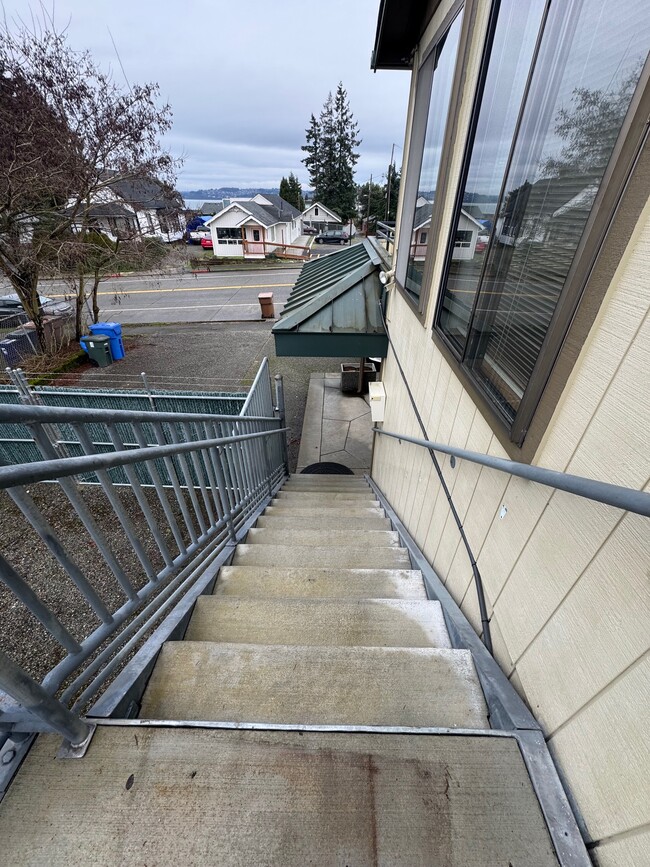 Building Photo - 4924 N Pearl St