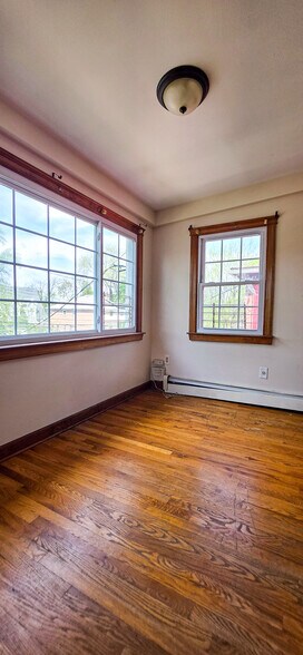 Building Photo - 97 Elm St