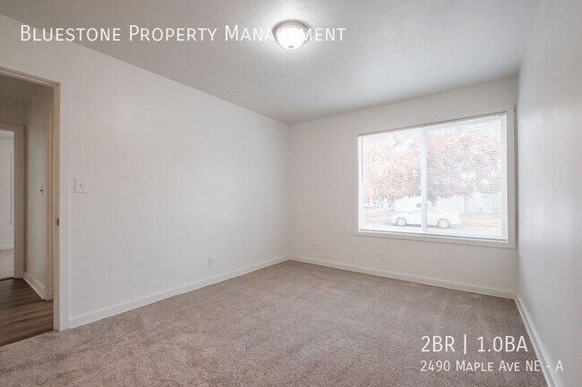 Building Photo - 2490 Maple Ave NE