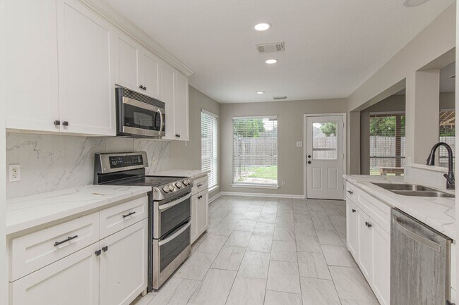Building Photo - 19407 Scarlet Cove Dr