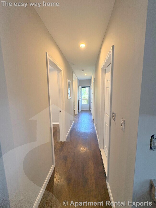 Building Photo - 196 Sherman St