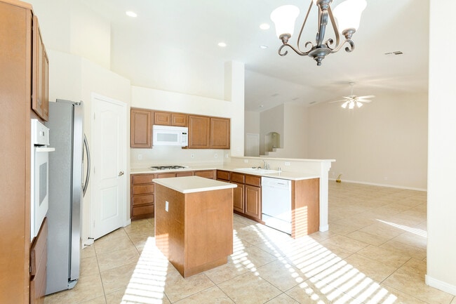 Building Photo - 4 Bedroom Single Story in Southern Highlands