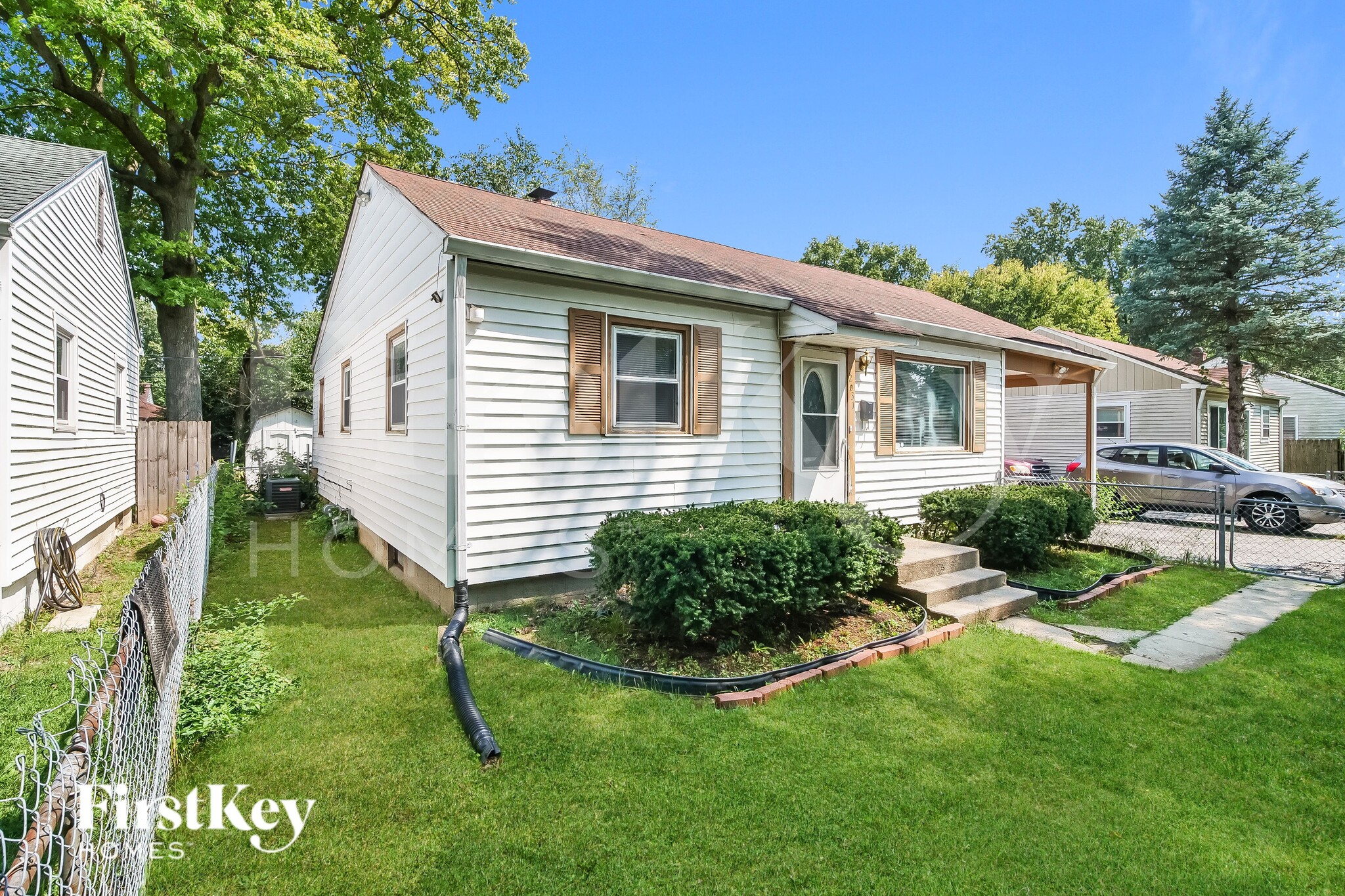 Building Photo - 2031 Sharon Ave