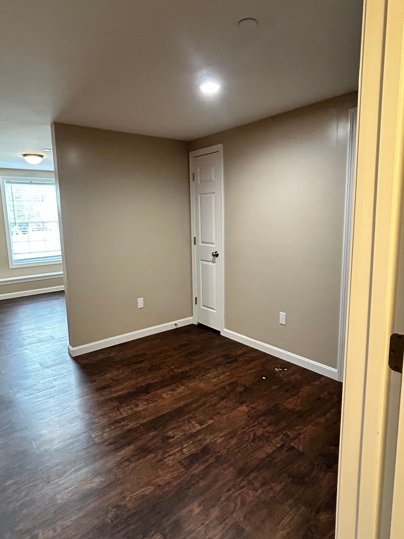 Building Photo - 9 Main St