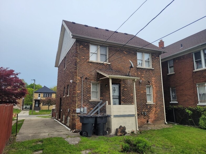 Building Photo - 371 Piper Blvd